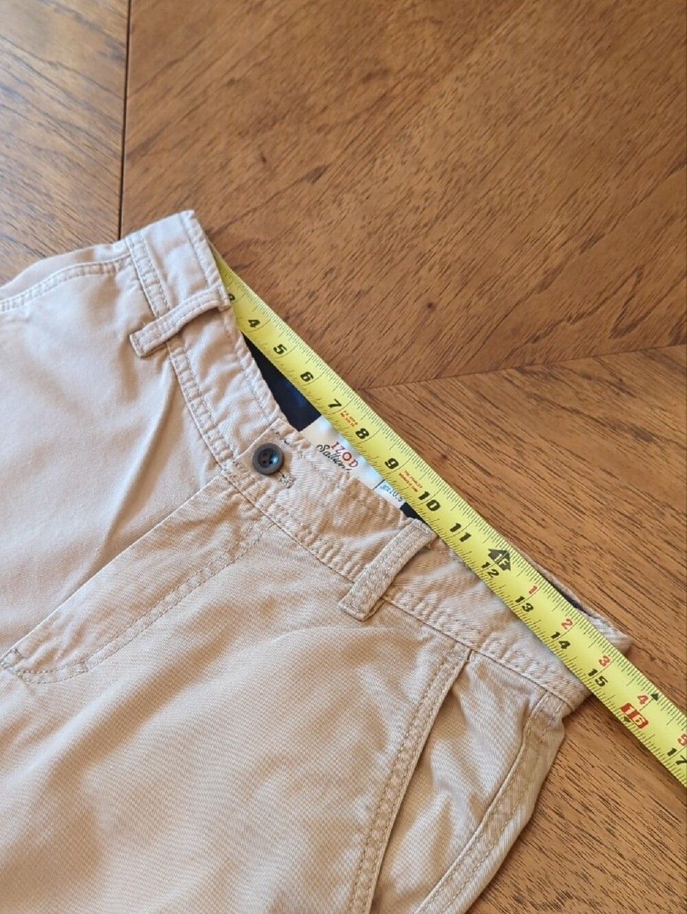 Izod Men’s Tan khaki Flat-Front Chino Shorts - Picture 5 of 8